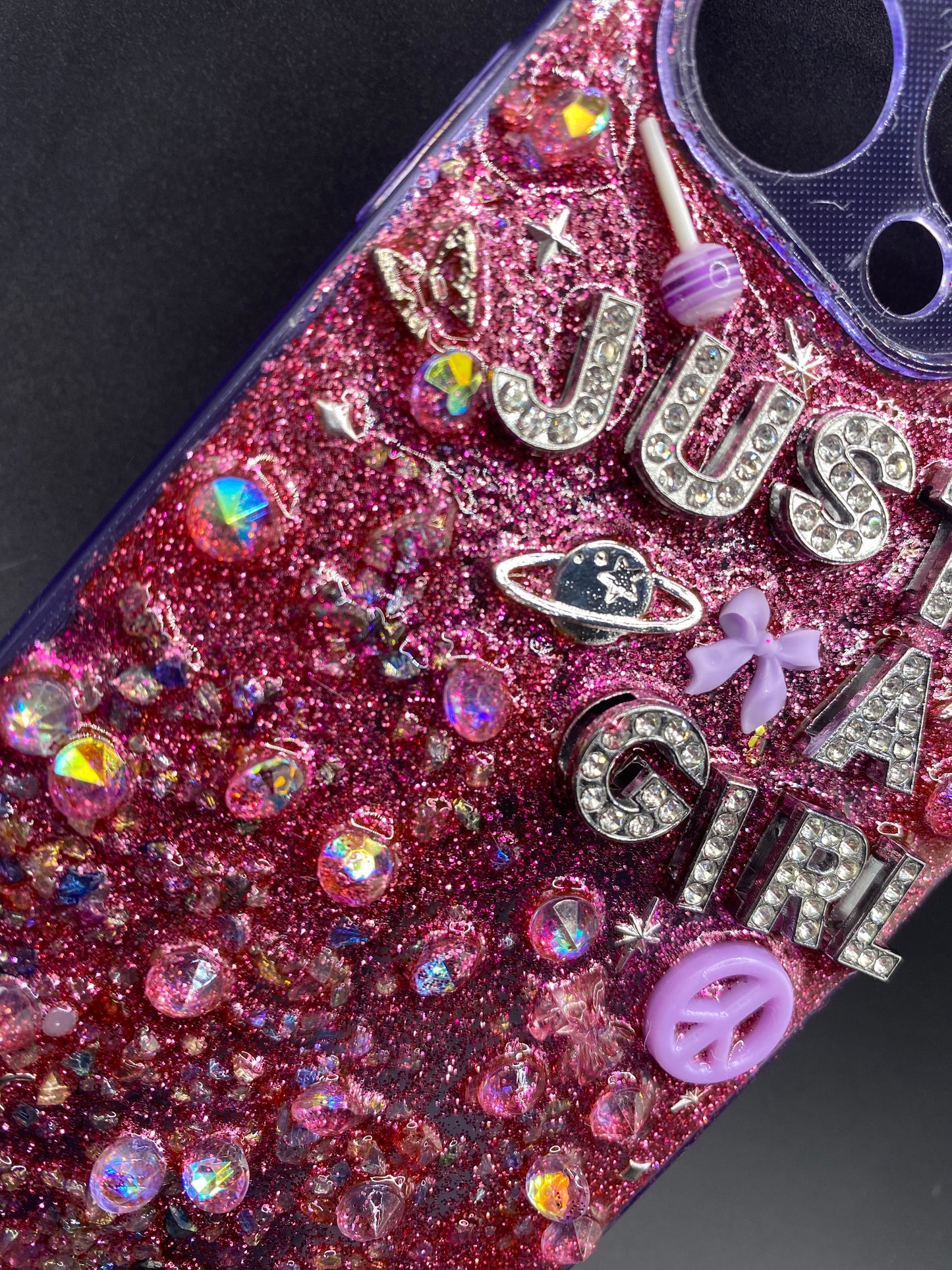 Bejeweled Girly Freestyle Case💖💅🏾 iPhone 14pro