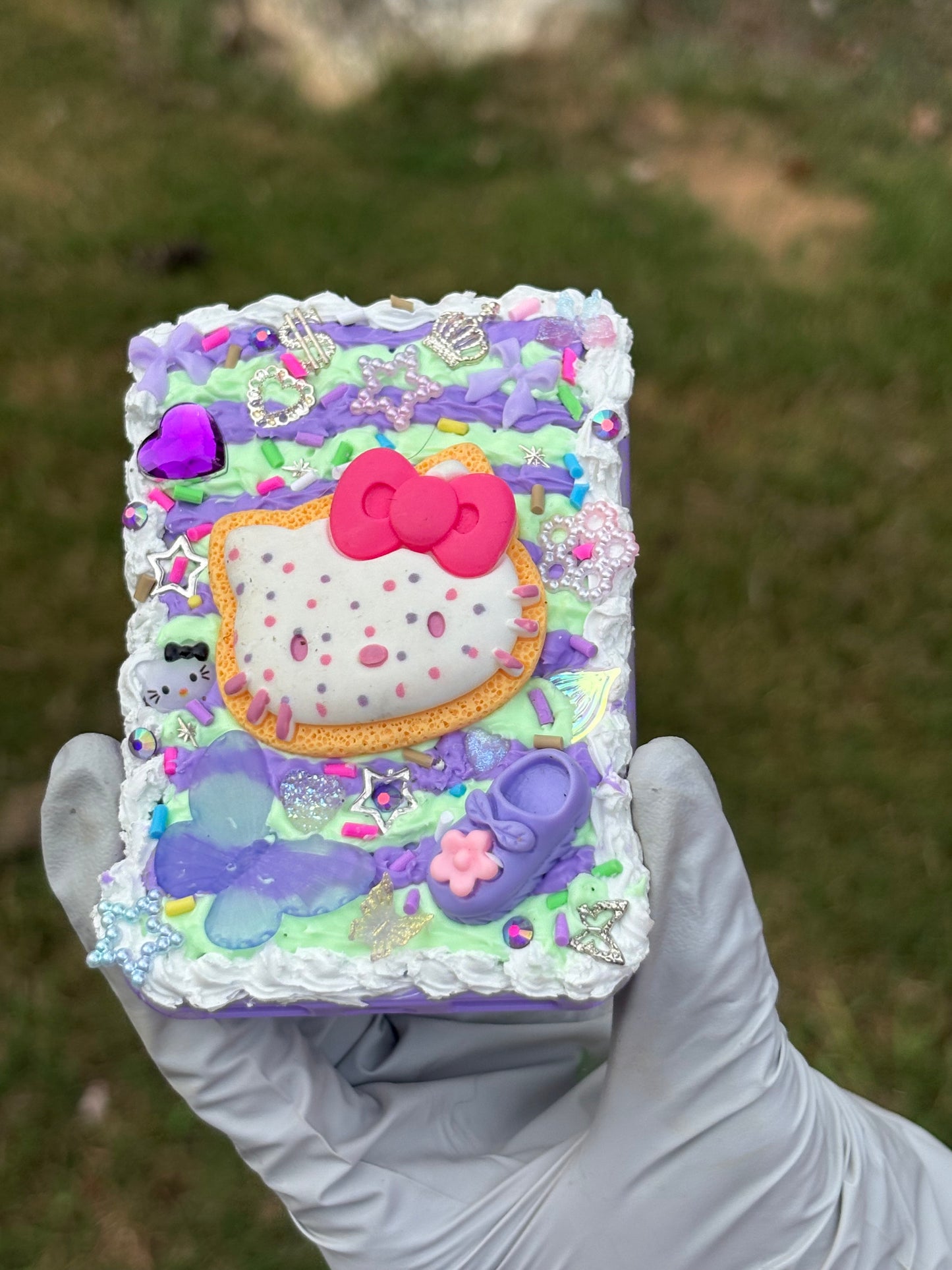 Custom Hello Kitty Power Bank🔋💜